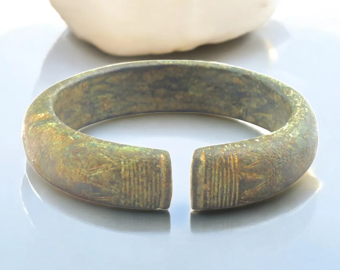 WEST AFRICA: Bamana / Senufo Bronze Currency Bracelet - Heavy Cast, 7-7.5cm, 150g (1 of 3)