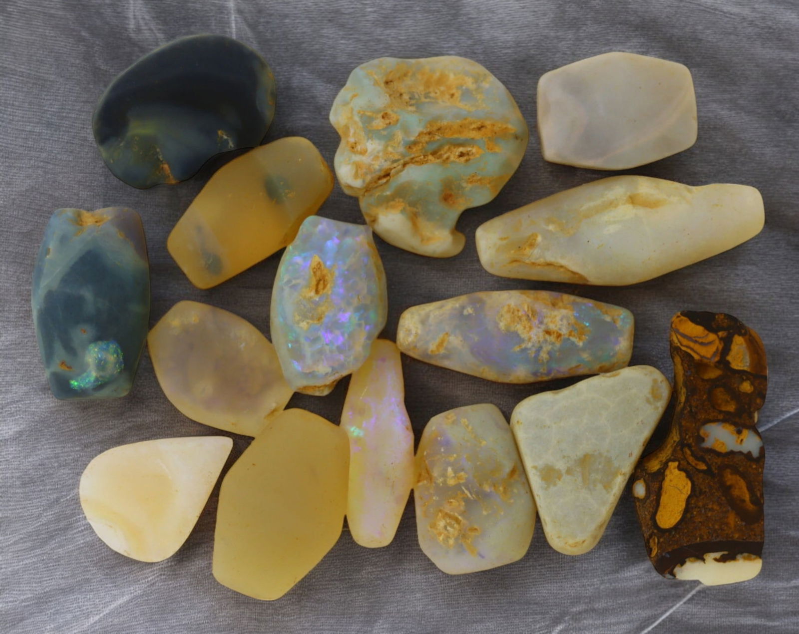 AUSTRALIA: Crystal & Koroit Opal Preform Rough - 1-2.3cm, 18g (Images Taken Wet) (1 of 1)