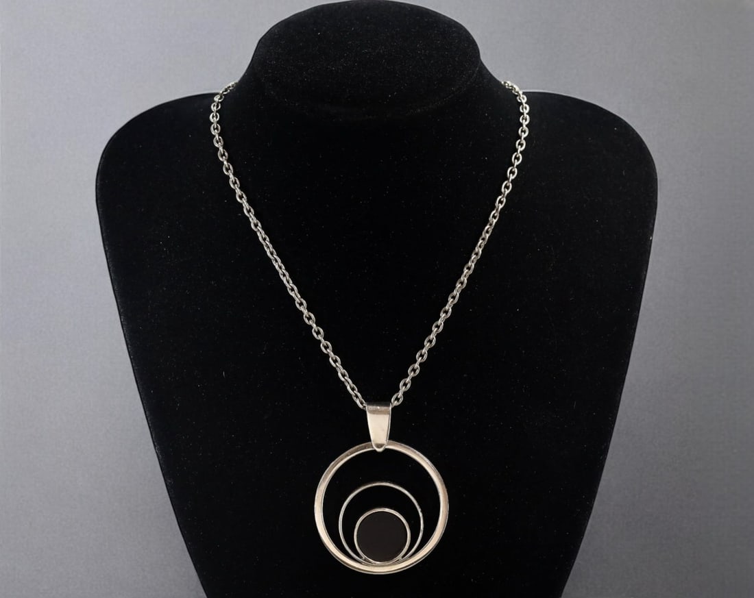 VINTAGE: Silver-Tone Modernist Pendant Necklace with Black Stone - 34.1cm, 66g (1 of 3)