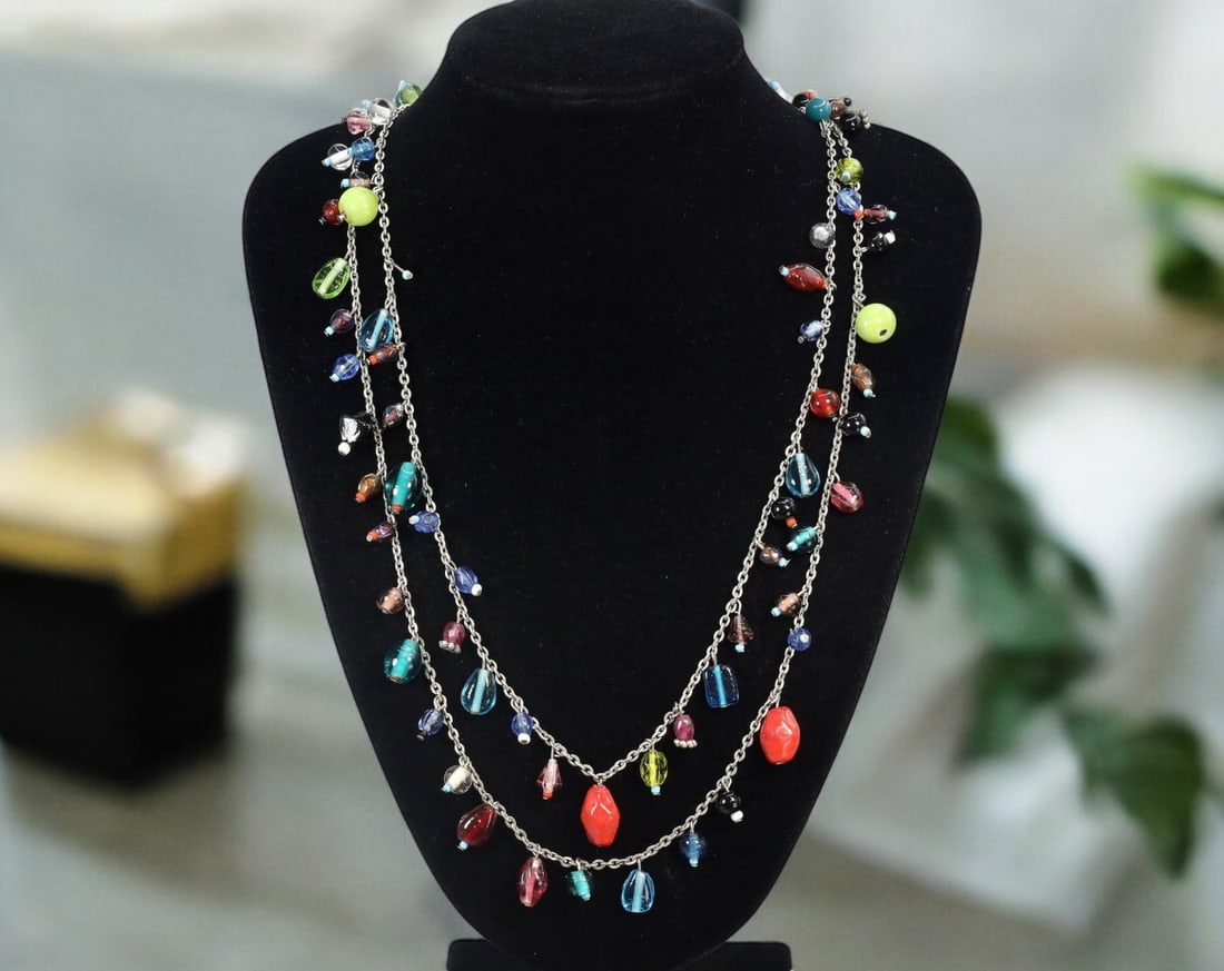 VINTAGE: Multicolor Art Glass Bead Necklace - 120cm, 68g: A stunning vintage necklace featuring a delicate silver-tone chain adorned with an array of vibrant hand-blown art glass beads. Measuring an impressive 120cm in length and weighing 68g, this versatile