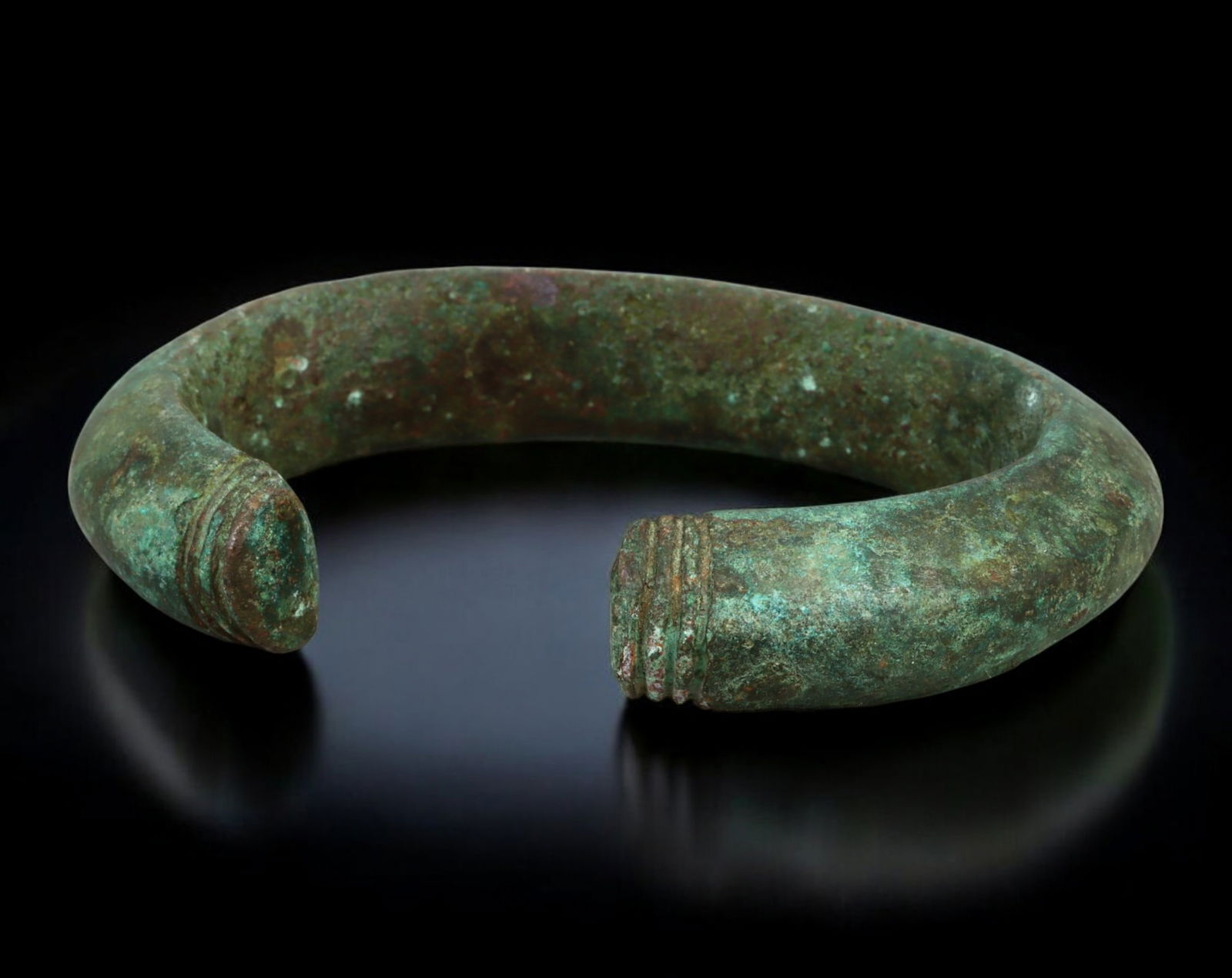 PRE-COLONIAL WEST AFRICA: Bronze Cuff Bracelet - Cast Form with Triple-Banded Terminals, 8 cm dia. (1 of 2)