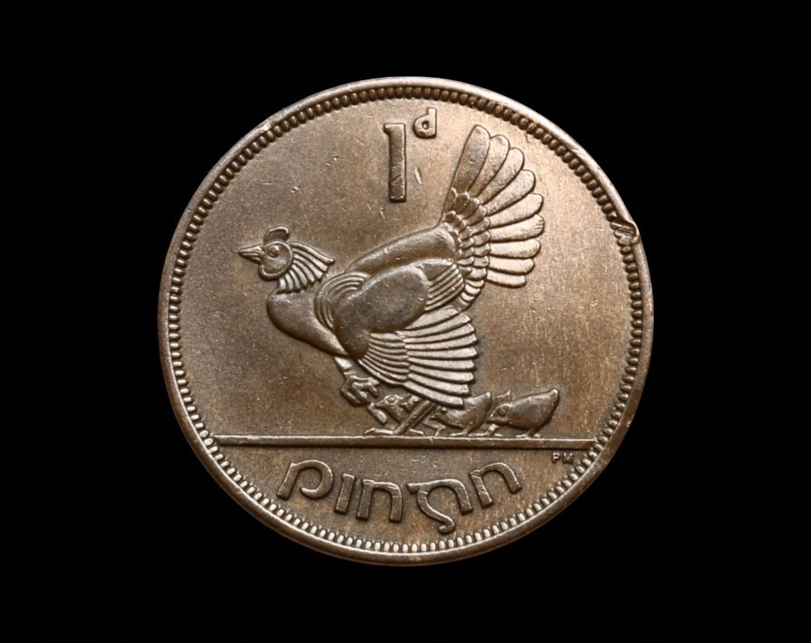 IRELAND: 1 Penny - Bronze, 1961, Hen & Chicks Design (1 of 2)