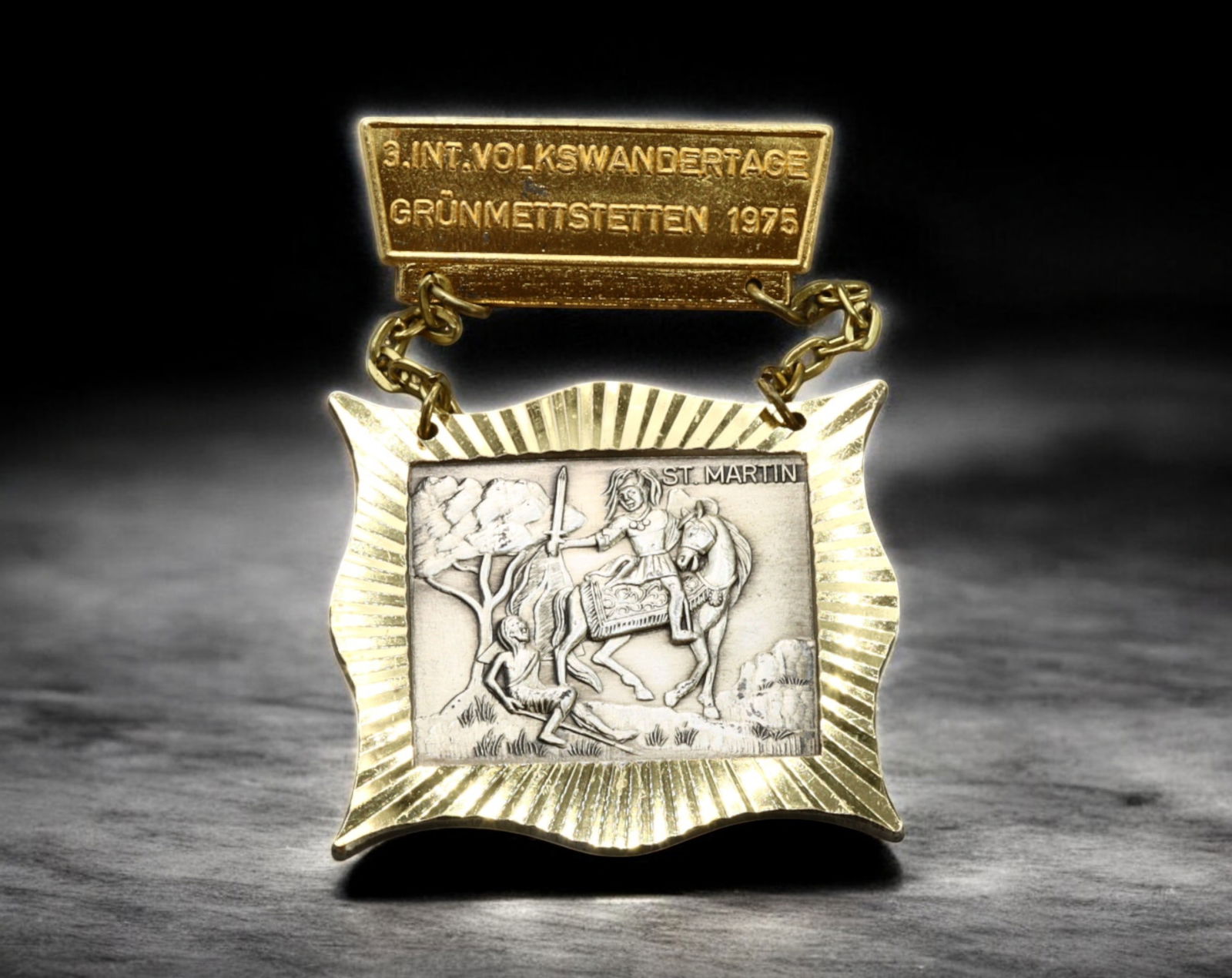 GERMANY: 3rd International Volkswandertage Grunmettstetten Badge - St. Martin, 1975 (1 of 2)