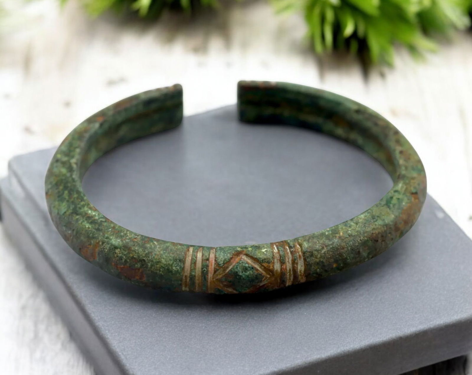 ANCIENT AFRICA: Bronze Manilla Currency Bracelet - 6.5cm, 64g (1 of 2)