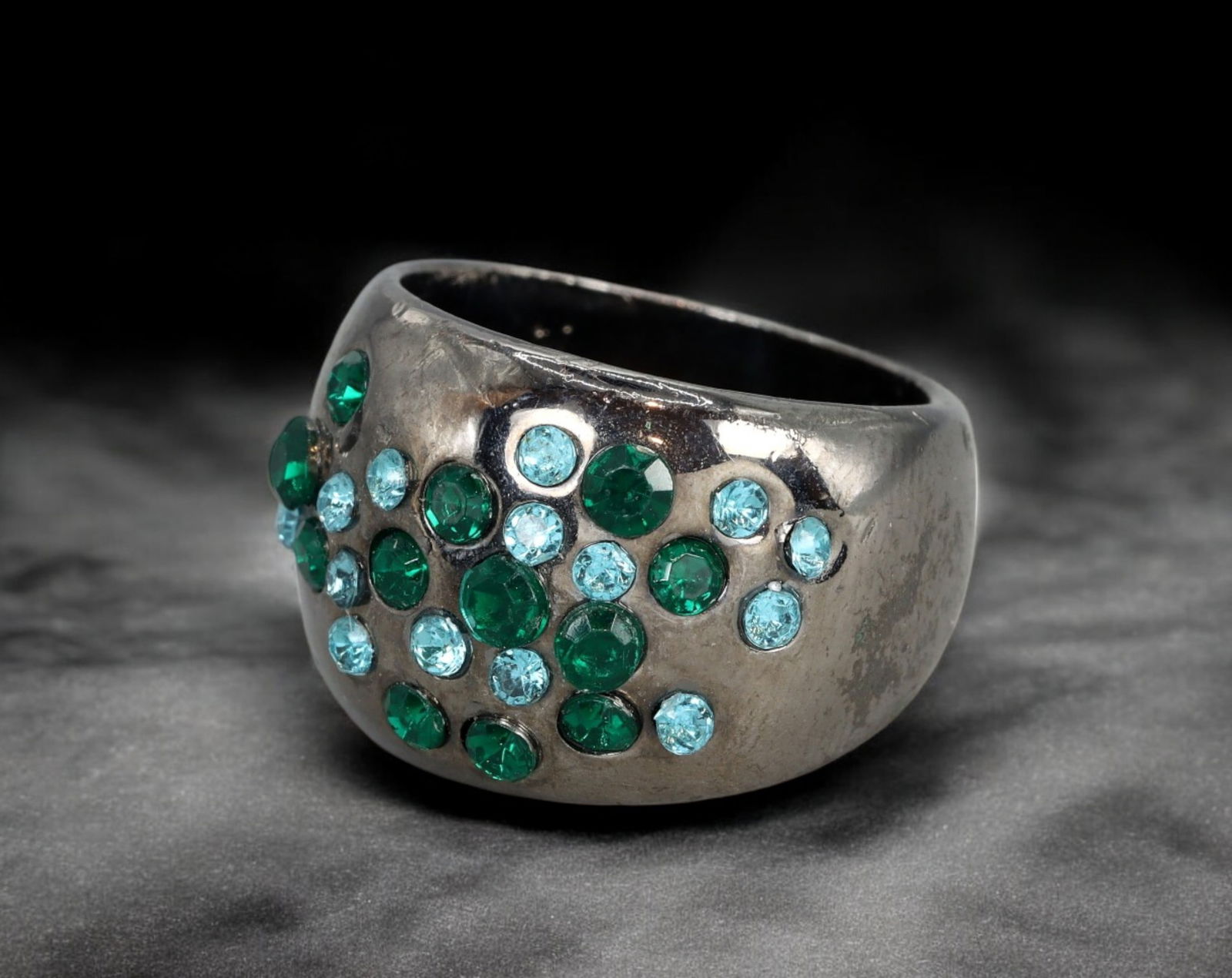 MID-CENTURY MODERNIST: Dome Ring - Black-Plated with Blue & Green Crystals, US 7.5 (17g) (1 of 4)