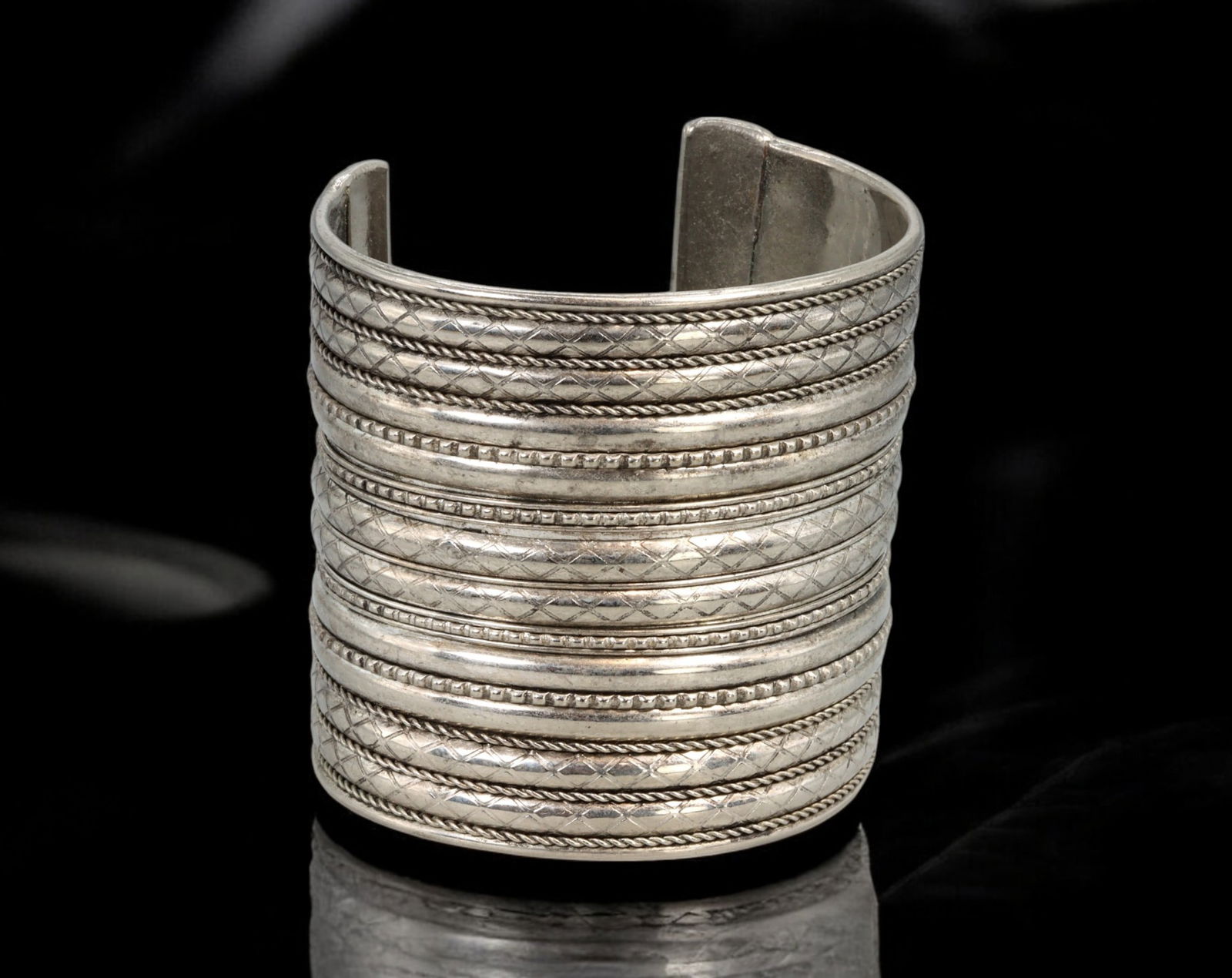 BERBER / NORTH AFRICAN TRIBAL: Cuff - Silver with Repeating Geometric Bands, 6.2cm (60g) (1 of 3)