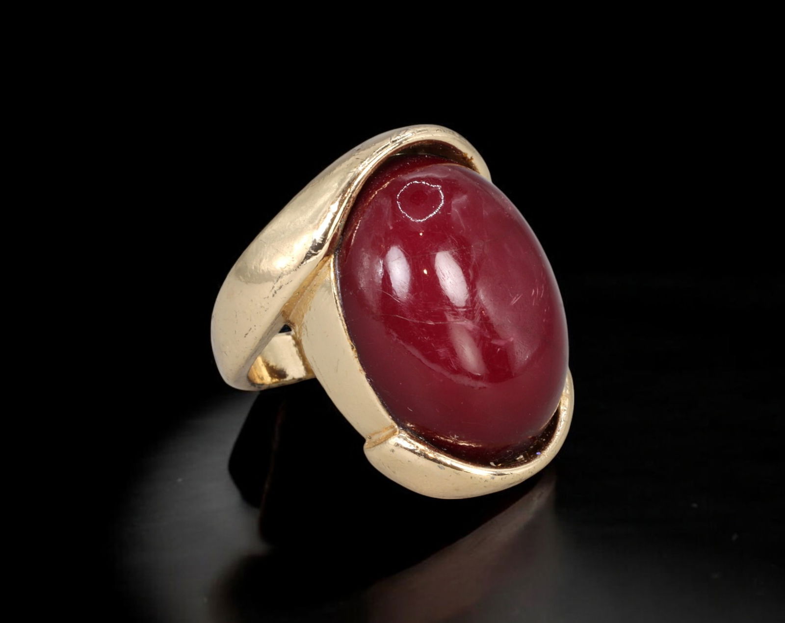 RETRO MODERN: Statement Ring - Gold-Tone with Oval Red Cabochon, US 8.75 (12g) (1 of 4)