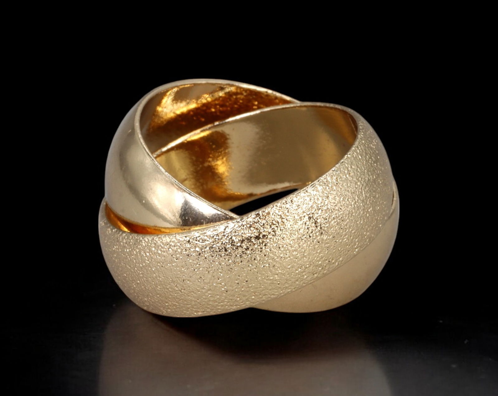 MID-CENTURY MODERNIST: Interlocking Rings - Gold-Tone Polished & Textured Pair, US 10 (12g) (1 of 3)