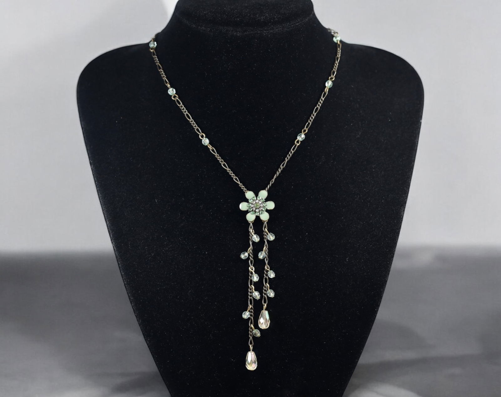 LATE VICTORIAN / AESTHETIC: Necklace - Silver-Tone Floral Drop with Faux Opal & Crystal, 48cm (9g) (1 of 2)