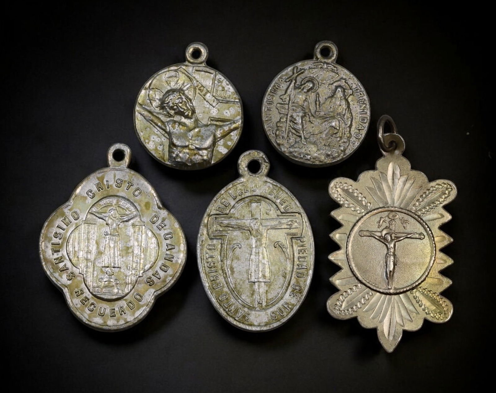 SPAIN: Religious Devotional Medals - Aluminum & Silvered, 19th-20th Century (5 pcs, 1.5-3cm, 4.3g) (1 of 2)