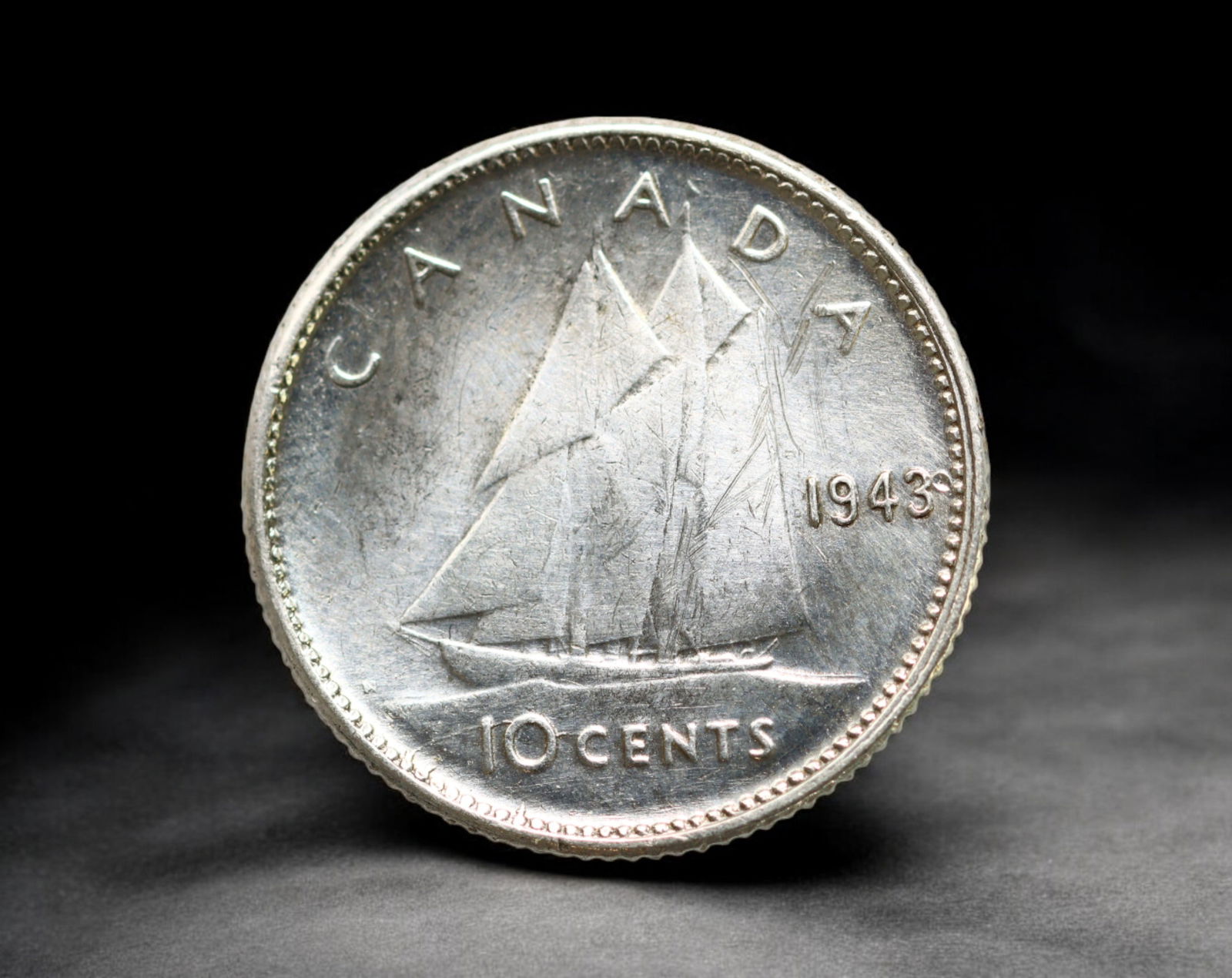 CANADA: George VI - Silver 10 Cents Coin, 1943 (18mm, 2.3g) (1 of 2)