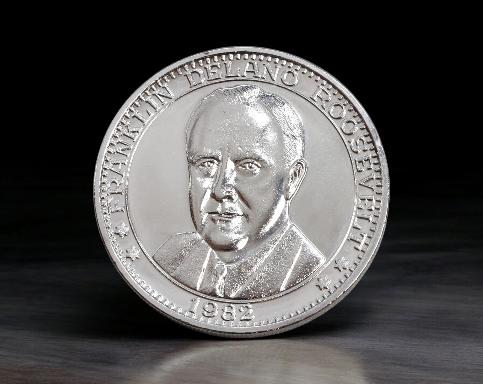 UNITED STATES: Franklin Delano Roosevelt - Silver Double Eagle Centennial Coin, 1982 (38mm, 25.9g) (1 of 2)