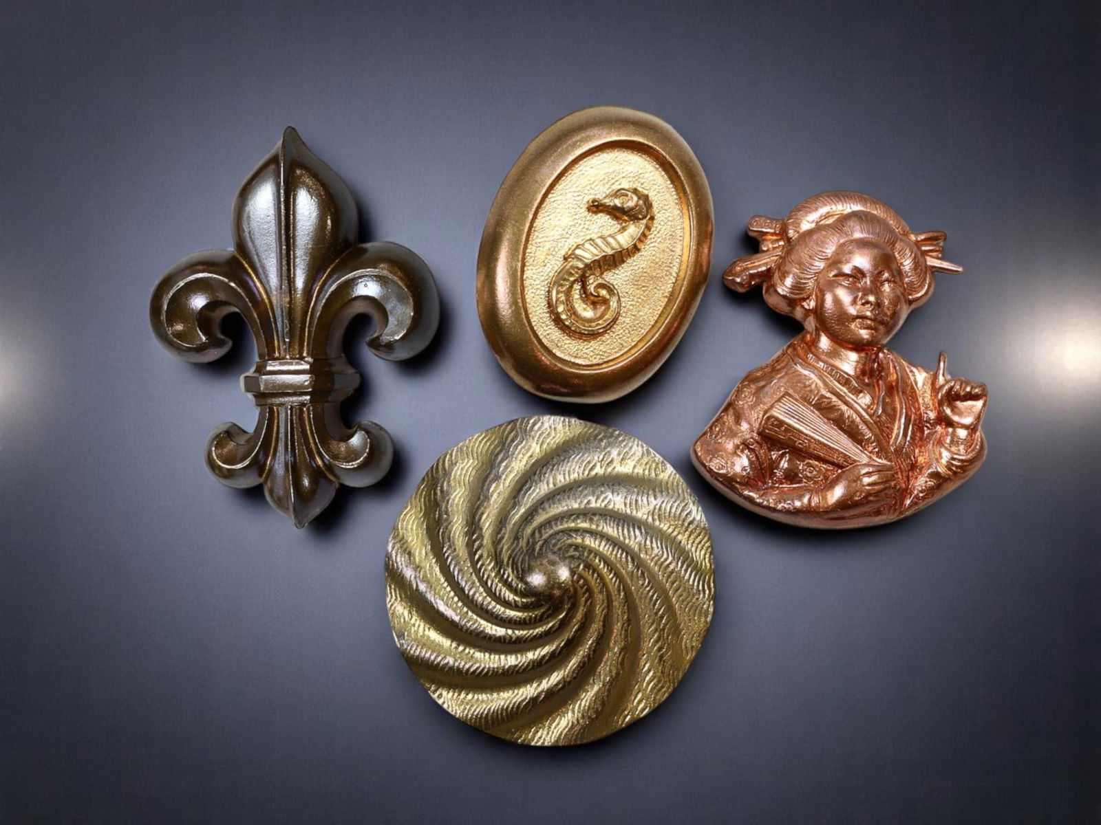 VINTAGE MIXED STYLE: Brooch Lot - Orientalist, Heraldic & Textural Forms, Bronze & Goldtone, 2.5-3cm (1 of 2)