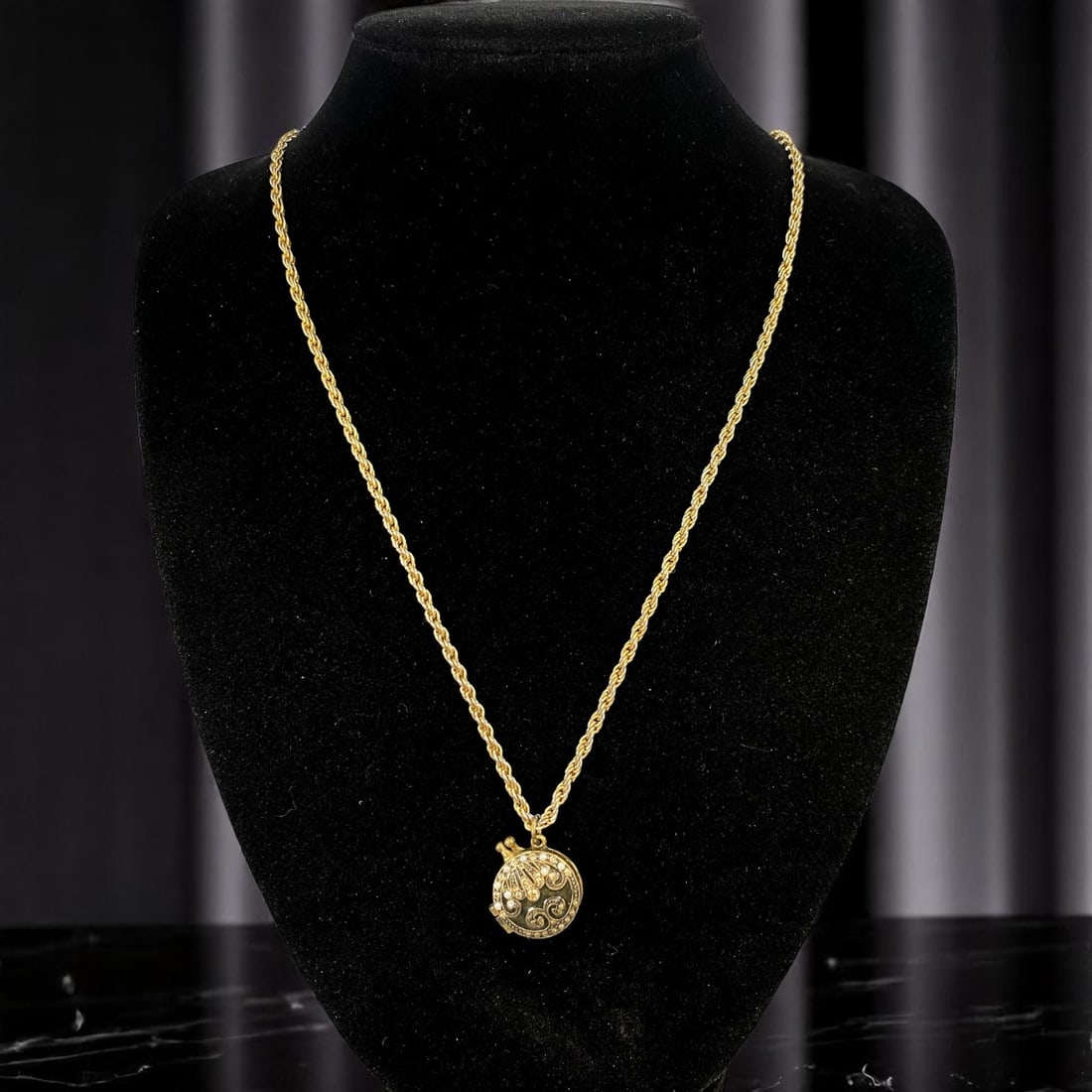 Ladybug Locket Necklace - Filigree Inset, Hinged Orb Design, 64cm: Charming and collectible, this vintage estate necklace features a round locket-style pendant styled as a ladybug, complete with textured wings and clear stone accents. The hinged design opens to revea