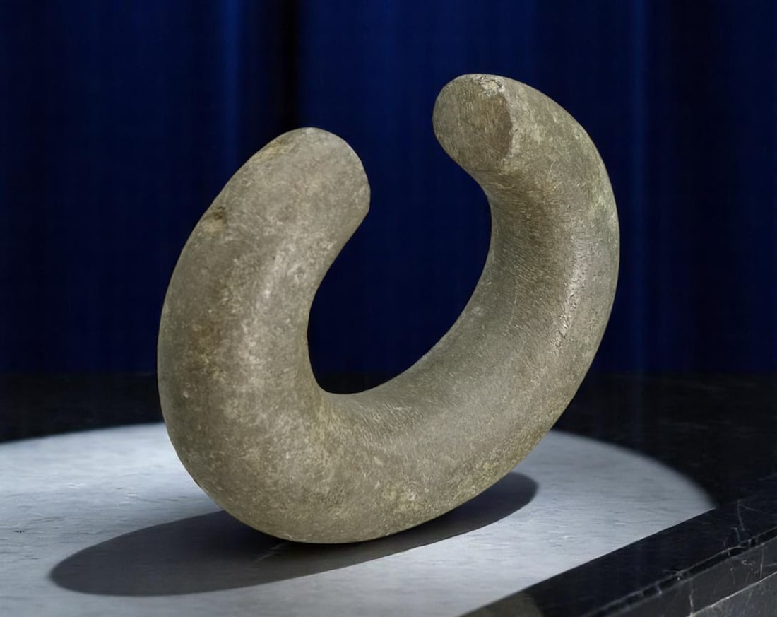 ANTIQUE: Minimalist Solid-Form Cuff - Undecorated Crescent, Matte Gray Finish (8.5cm, 173g): A strikingly minimal cuff rendered in dense, weighty material with a natural matte gray tone. Its smoothly curved form and thick crescent profile create a sculptural presence devoid of ornamentation. 