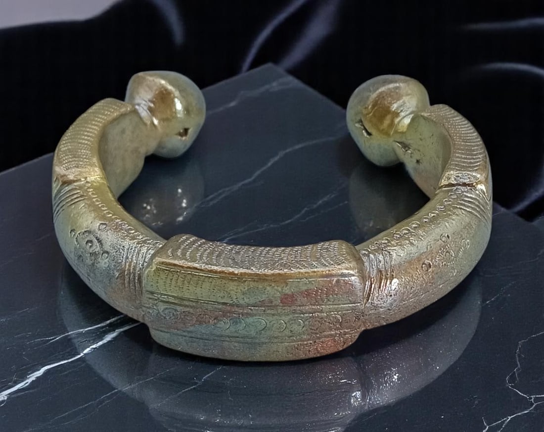 ANTIQUE: Ornate Tribal Cuff - Segment Etched Panels, Dot Matrix & Domed Ends (8cm, 224g) (1 of 3)