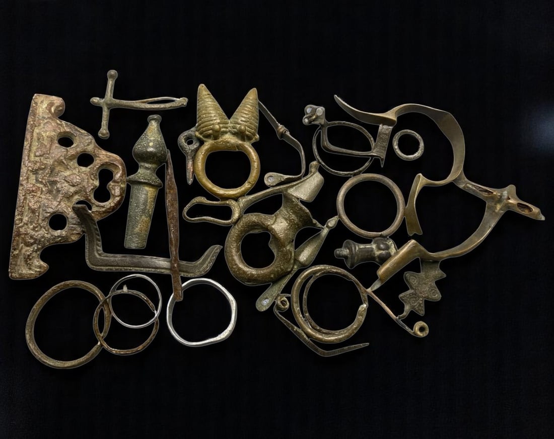 ANCIENT-MEDIEVAL: Bronze Artifact Lot - Rings, Spurs & Decorative Mounts, 220g (max 7cm) (1 of 1)
