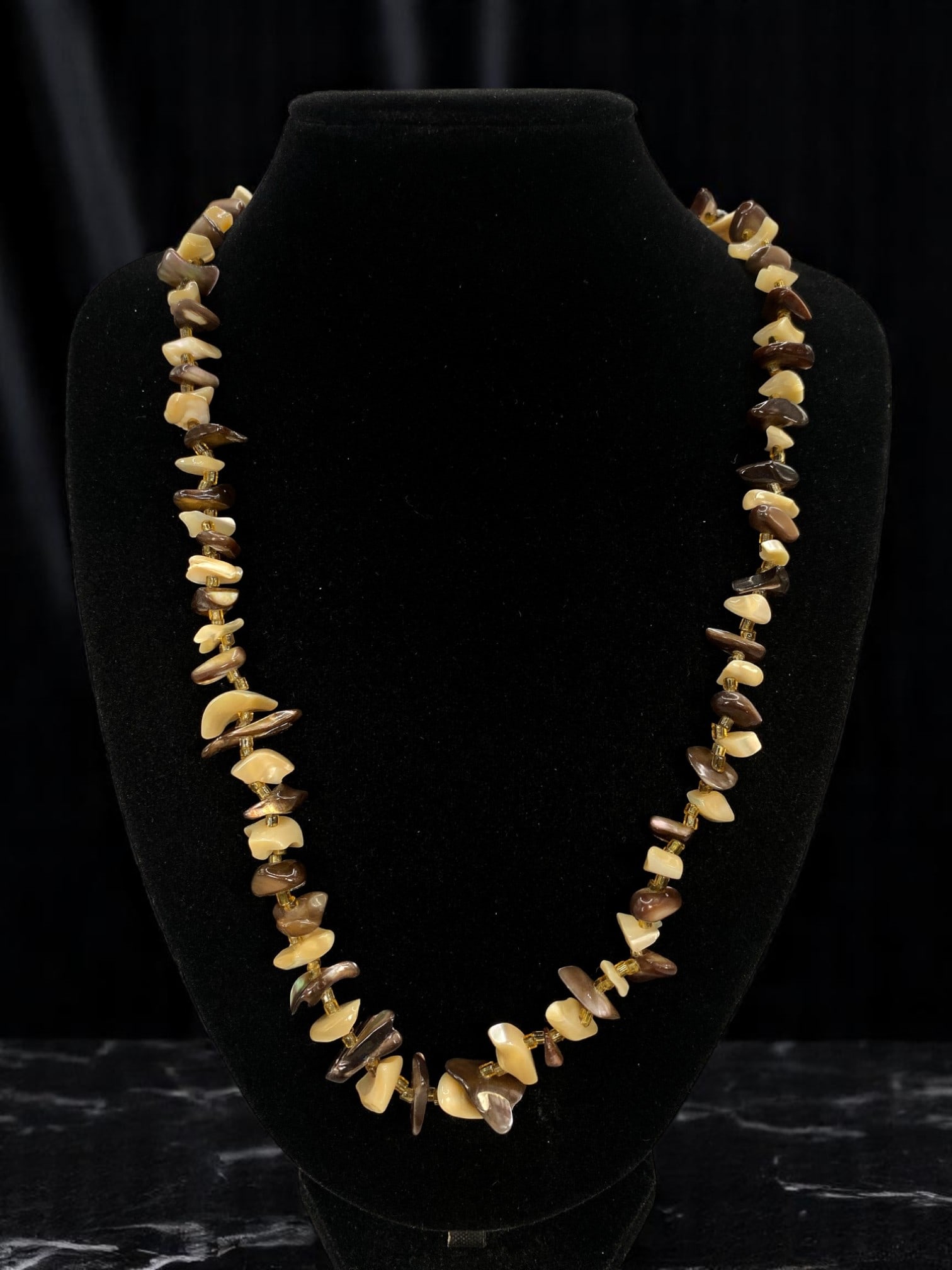 Chip Bead Necklace - Earth-Tone Shell-Like Beads, Organic Freeform Style 72cm: From an estate jewelry collection, this vintage necklace highlights the beauty of natural textures and subtle hues. Composed of soft brown, cream, and caramel-toned shell-like chip beads arranged in a