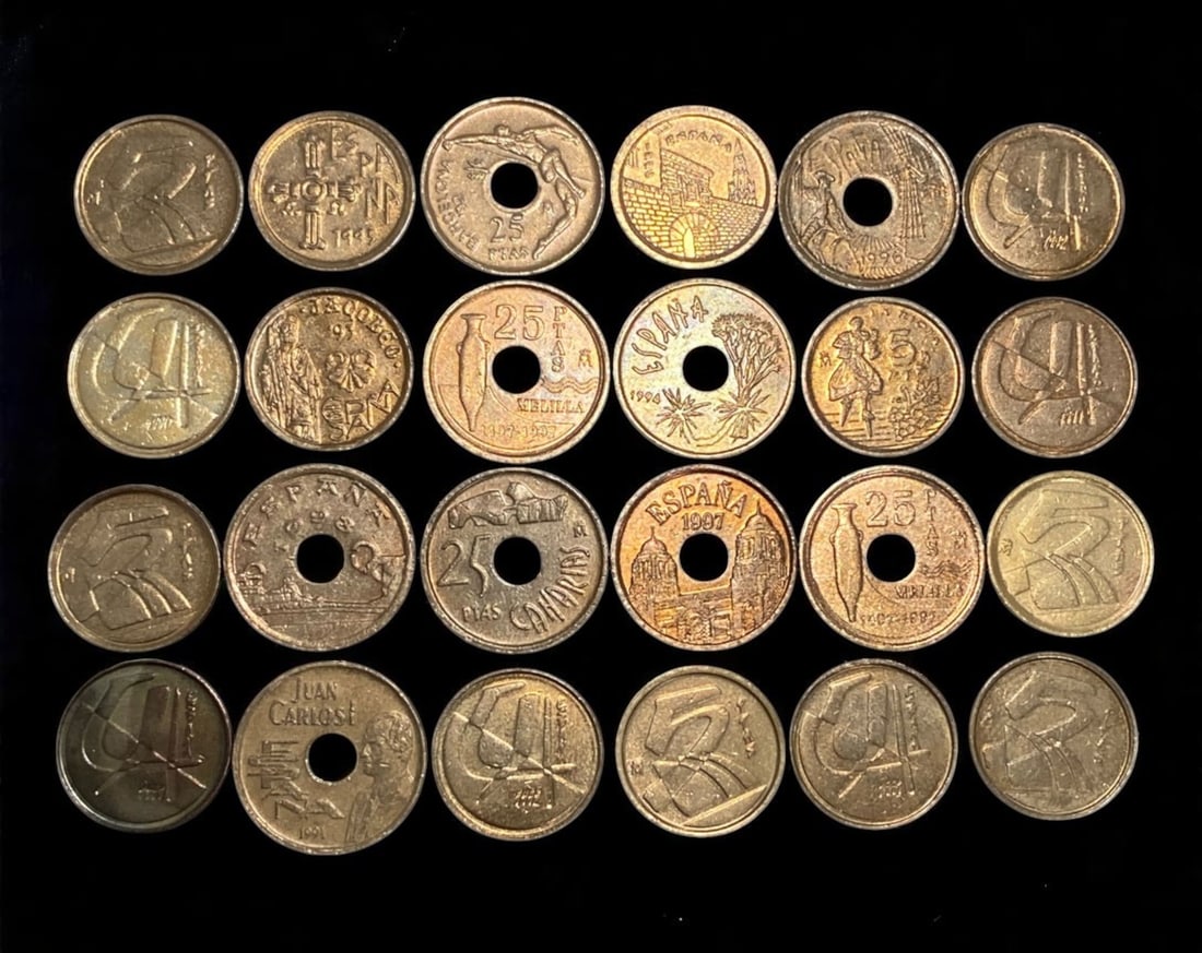 SPAIN: Juan Carlos I - 5 & 25 Pesetas Coin Lot, 1990-1998 (17-19mm): This appealing lot of 24 Spanish coins showcases the colorful and commemorative coinage struck under King Juan Carlos I in the final decade before the euro. Included are multiple varieties of the 25 P