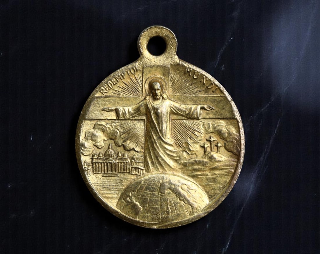 VATICAN CITY: Pope Pius XI - Redemption of the World Holy Year Medal, 1933-1934, 20mm (1 of 2)