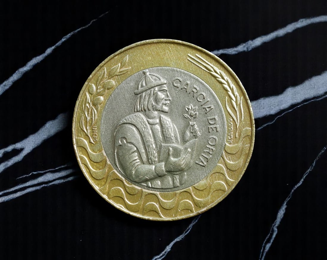 PORTUGAL: Garcia de Orta - Botanical Exploration 200 Escudos Coin, 1997, 28mm (1 of 2)