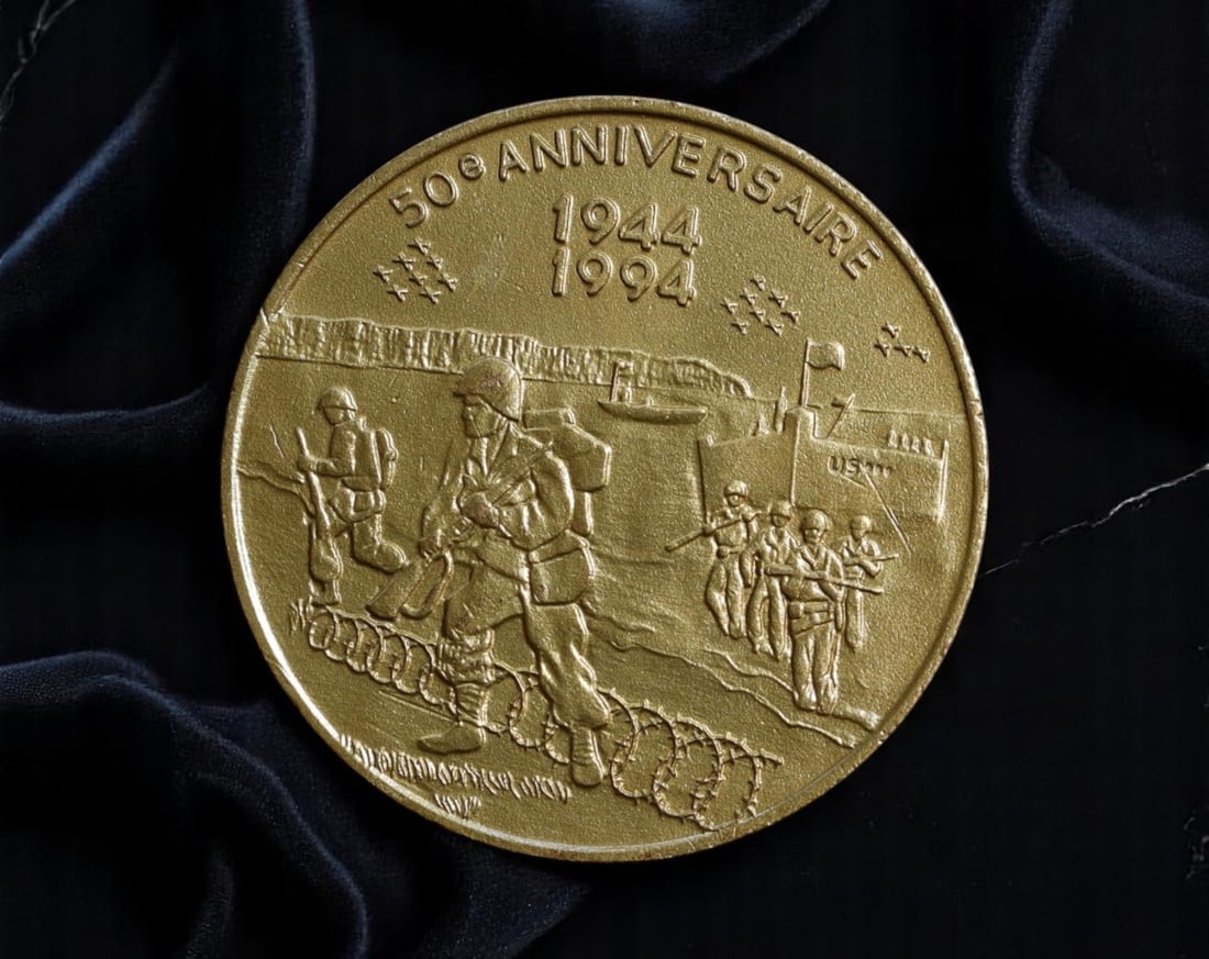 FRANCE: Allied Victory - D-Day 50th Anniversary "Jour J" Medal, 1994, 28mm: Issued in 1994 to commemorate the 50th anniversary of the D-Day landings, this French medal serves as a striking tribute to one of the most pivotal operations of the 20th century. The obverse captures