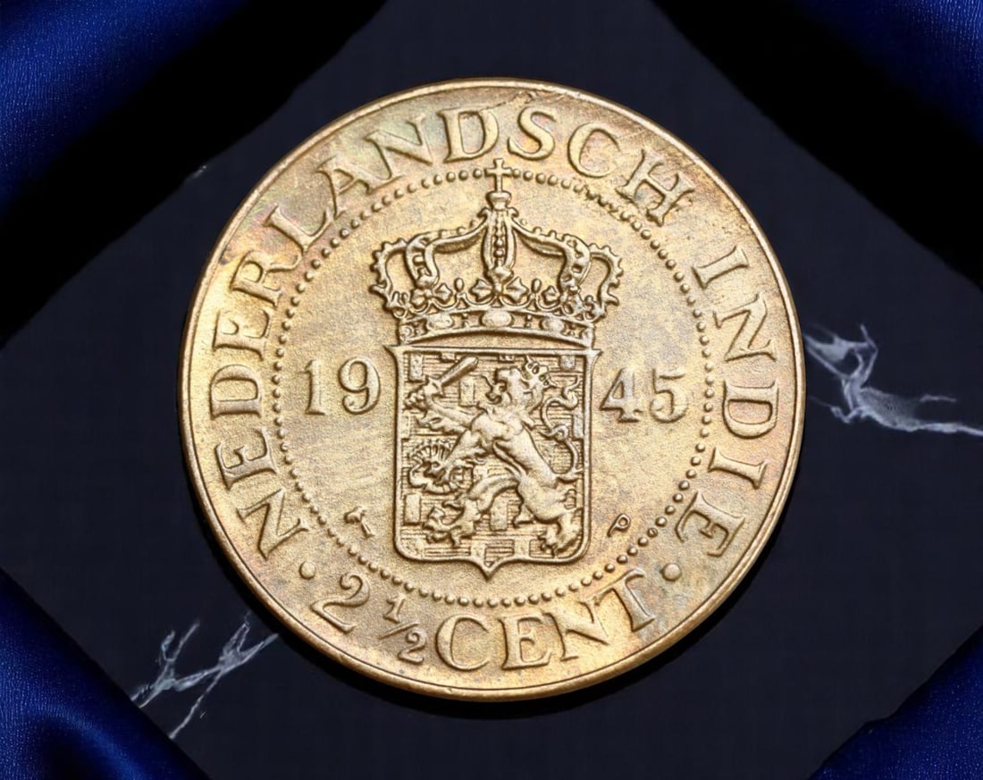 NETHERLANDS EAST INDIES: Queen Wilhelmina - 2 1/2 Cent Coin, 1945 P (30mm) (1 of 2)