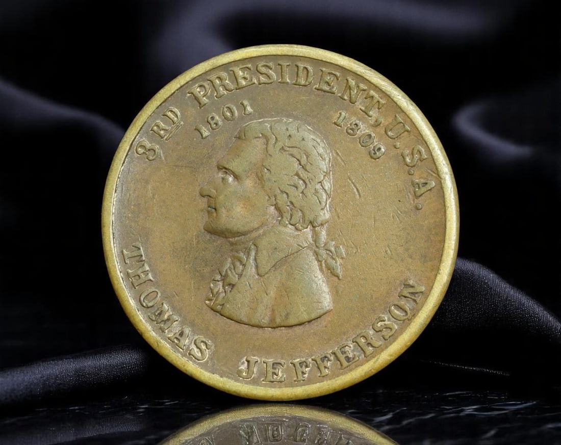 UNITED STATES: Harry S. Truman - Bronze Presidential Medal, 1945-1953 (26mm): This 26mm bronze medal honors Harry S. Truman, 33rd President of the United States, who assumed office in a time of immense global change. The obverse features a right-facing bust of Truman with the i