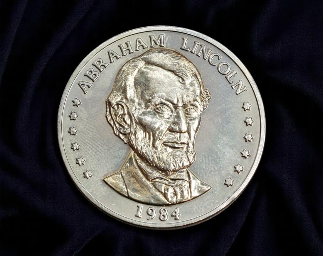USA: Abraham Lincoln - 175th Anniversary Commemorative Coin, 1984, 39mm (1 of 2)