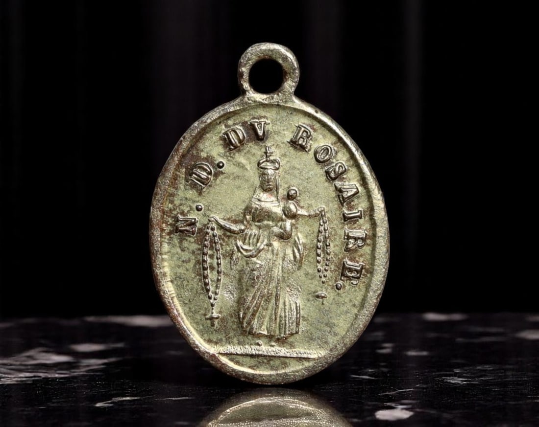 FRANCE: Marian Devotion - "ND du Rosaire" Sacred Heart Medal, c.19th Century, 18mm: This finely cast 19th-century devotional medal honors Notre Dame du Rosaire (Our Lady of the Rosary), depicted holding the Christ Child and a rosary-symbolizing spiritual authority and intercessory gr