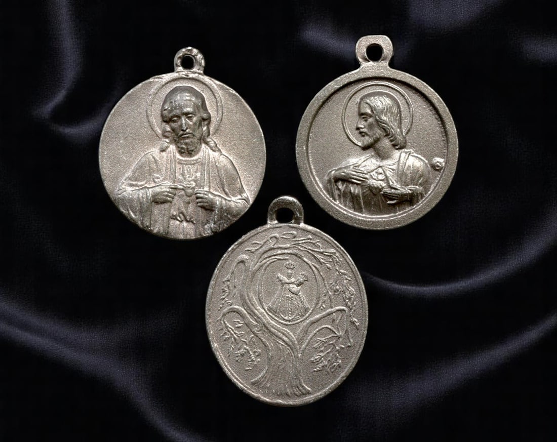 SPAIN: Sacred Heart & Marian Patrons - Catholic Devotional Medallions, c.1920-1940, 23-25mm (Set of (1 of 2)