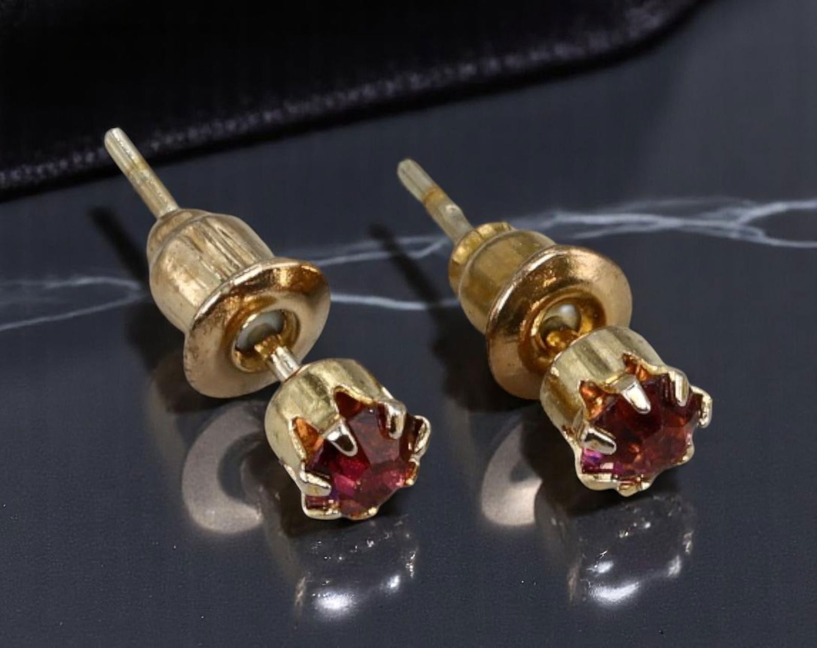 VINTAGE: Stud Earrings - Ruby-Like Stones in Crown-Prong Goldtone Setting, 1.5x0.4cm (1 of 1)