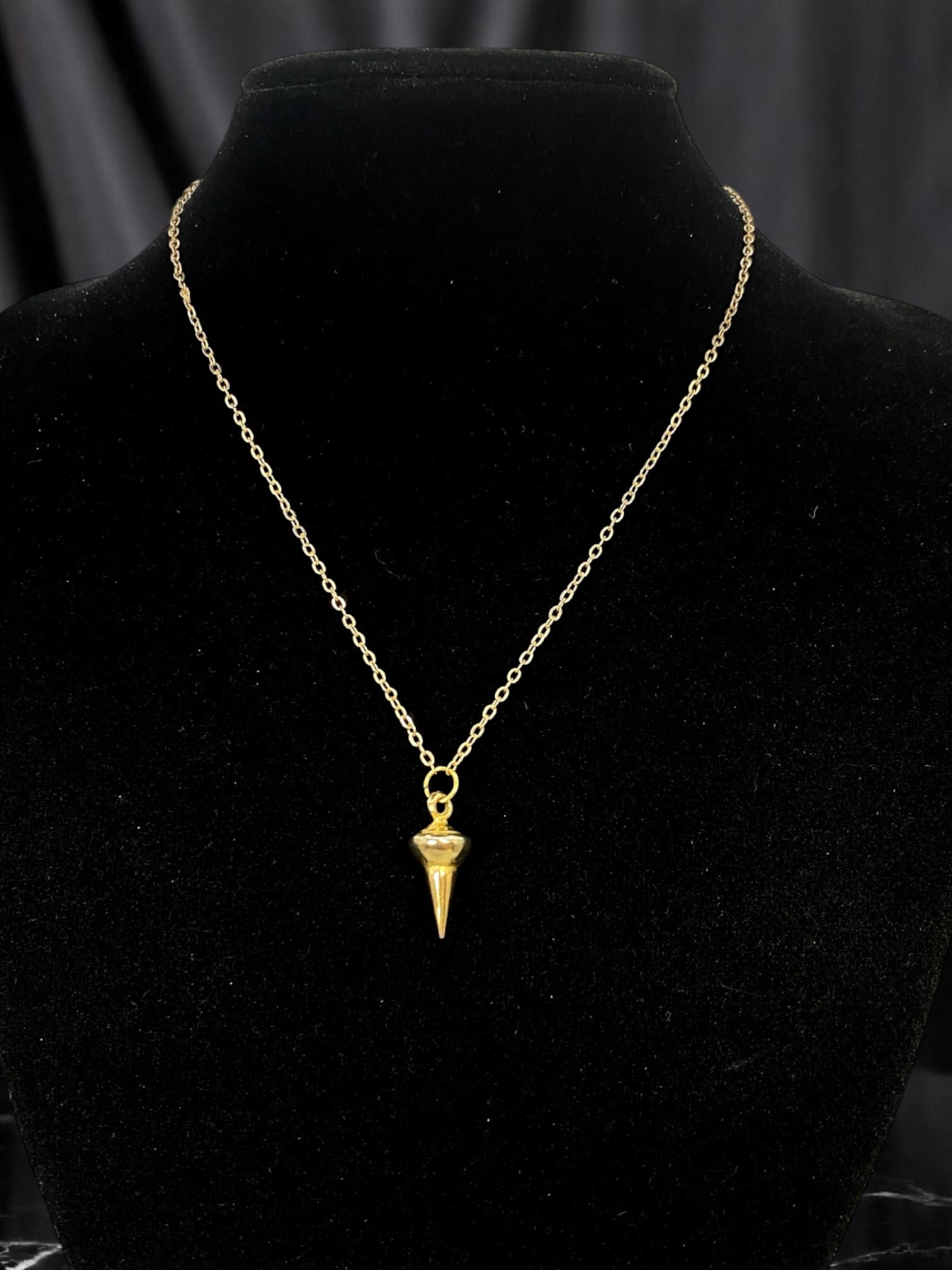 ARTISTIC MODERN ESTATE: Necklace - Goldtone Spike Pendant, Minimalist Silhouette 47cm: From an estate jewelry collection, this artistic modern necklace is the epitome of understated boldness. Suspended from a delicate goldtone chain, the sculptural spike pendant offers clean lines and a