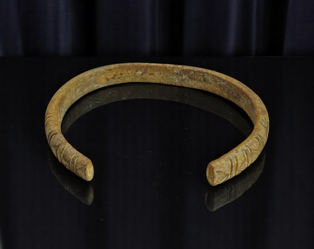 ANTIQUE: Ancient Bronze Bracelet - Geometric Band Relief, Tapered Open Form, 9.5cm, 99g (1 of 3)