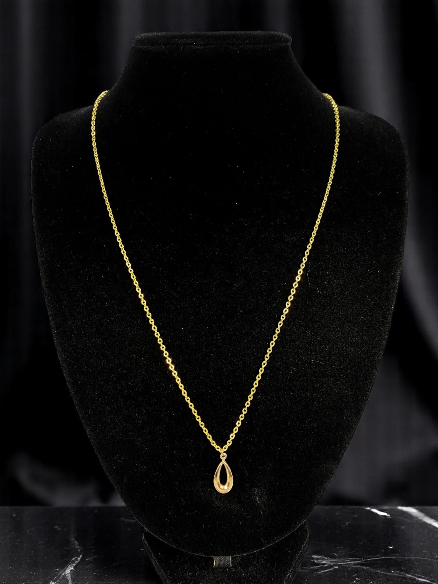 MINIMALIST: Necklace - Small Teardrop Pendant, Goldtone Chain (64 cm) (1 of 2)