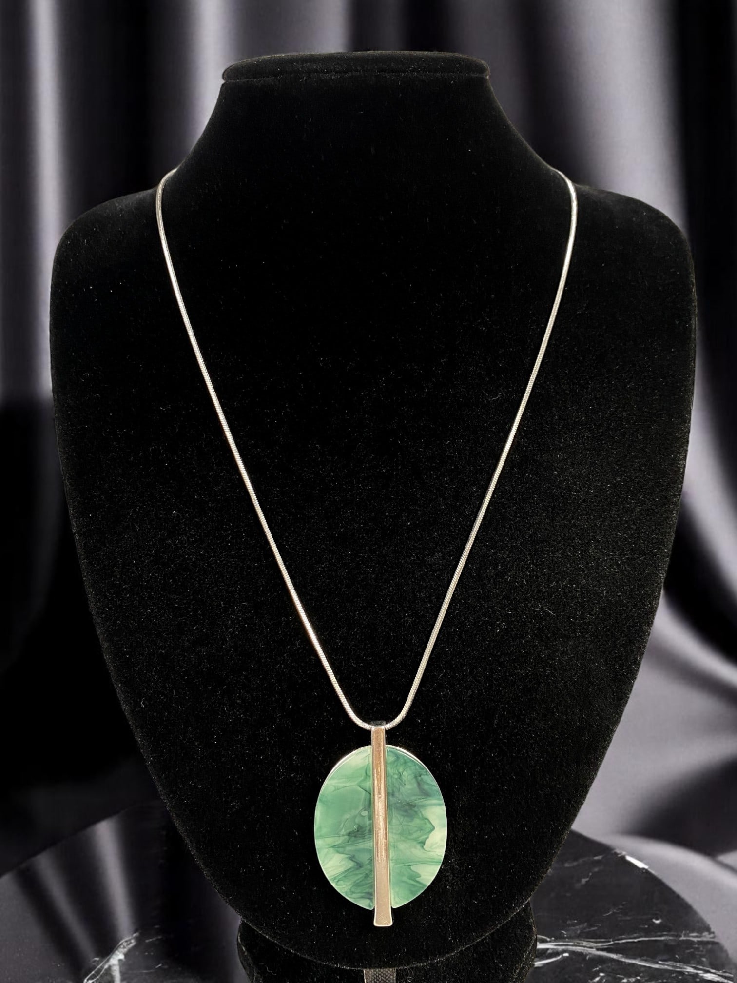 STATEMENT MODERNISM: Silver-Tone Long Chain Necklace with Marbled Green Oval Pendant, 80cm (1 of 2)