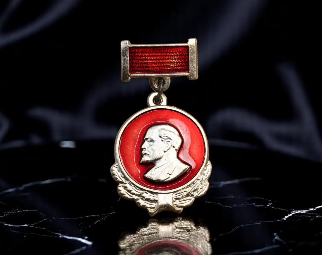 USSR: Soviet Honorary Awards - Lenin Commemorative Laurel Badge, circa 1970s, 35x15mm (1 of 2)