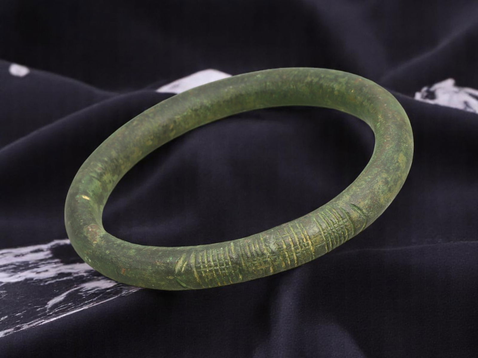 ANCIENT ROMAN PROVINCIAL Solid Hoop Bracelet - Deep Linear Incision Bands, 7.8 cm (1 of 2)