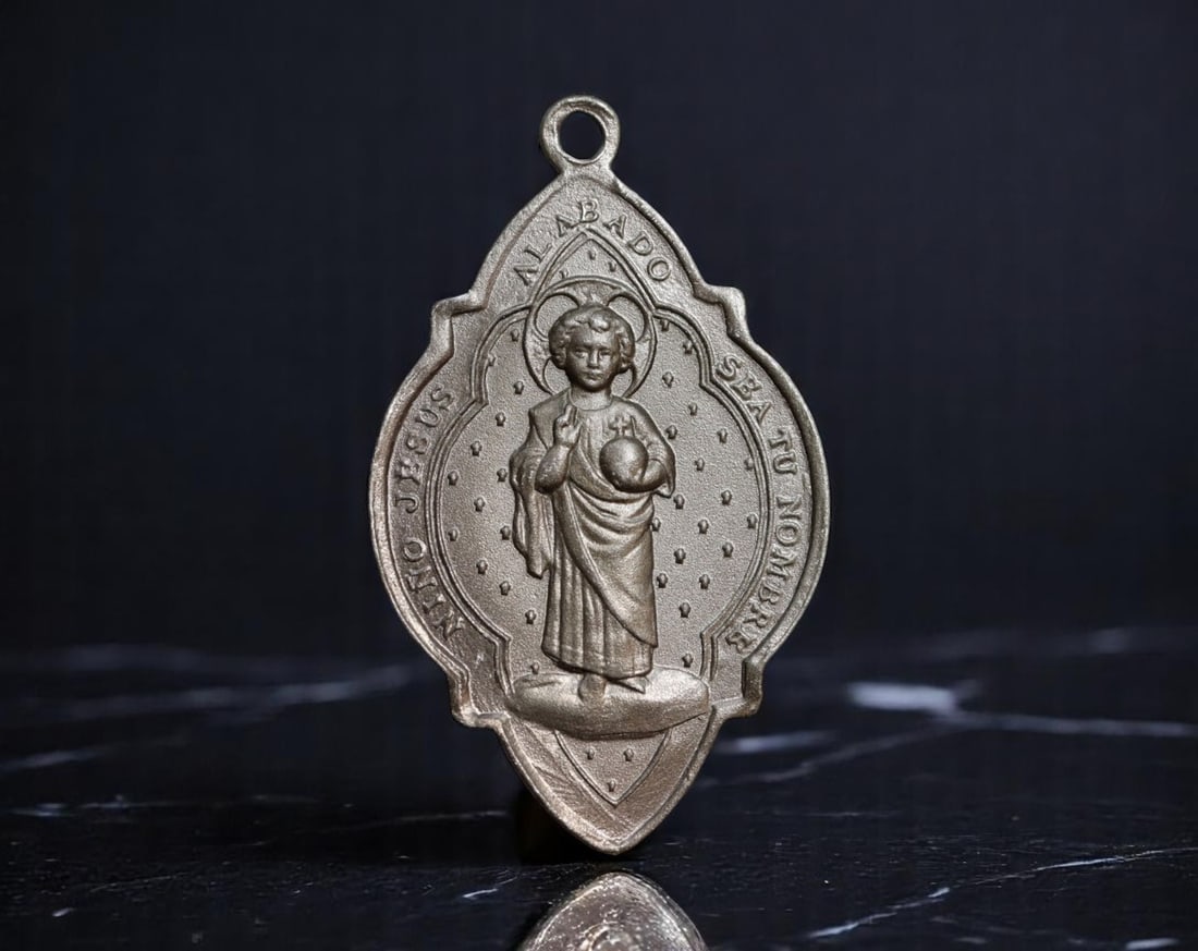 SPAIN: Sacred Nino Jesus and Immaculate Heart of Mary Devotional Medal, Early 20th Century, 40mm (1 of 2)