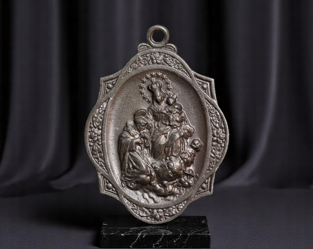SPAIN: Eternal Rosary - Cofradia del Rosario Perpetuo Medal, ca. Early 20th Century, 38mm: Rich in devotional symbolism and confraternal identity, this 38mm medal was issued by the Spanish Cofradia del Rosario Perpetuo (Confraternity of the Perpetual Rosary), a lay association dedicated to 
