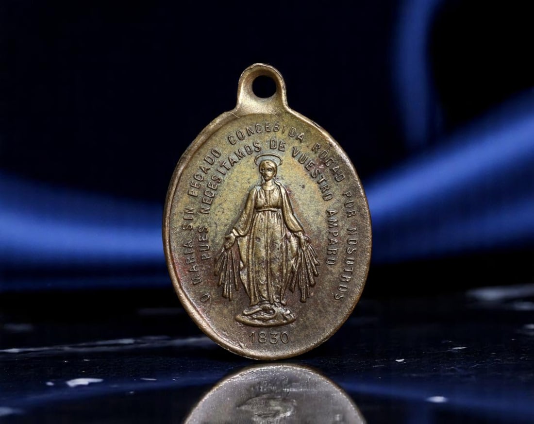 SPAIN: Miraculous Medal - Marian Intercession Appeal Coin, c.1930s, 28mm: With devotional intensity and theological clarity, this Spanish-language variant of the famed Medalla Milagrosa captures the essence of Catholic Marian protection. One side features the Virgin Mary wi