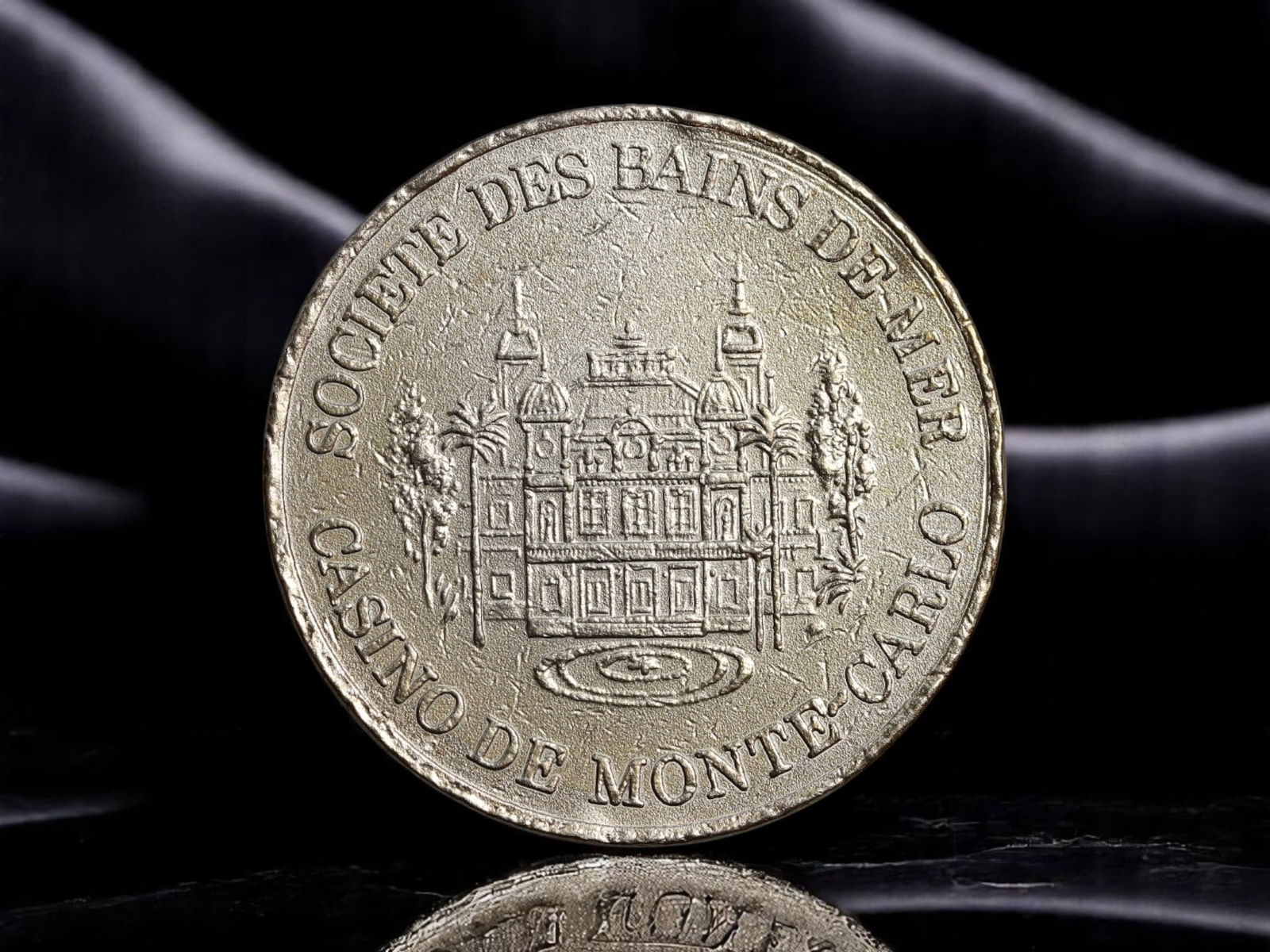 MONACO: Monte Carlo - Societe des Bains de Mer Casino 10 Units Token, 26mm (1 of 2)