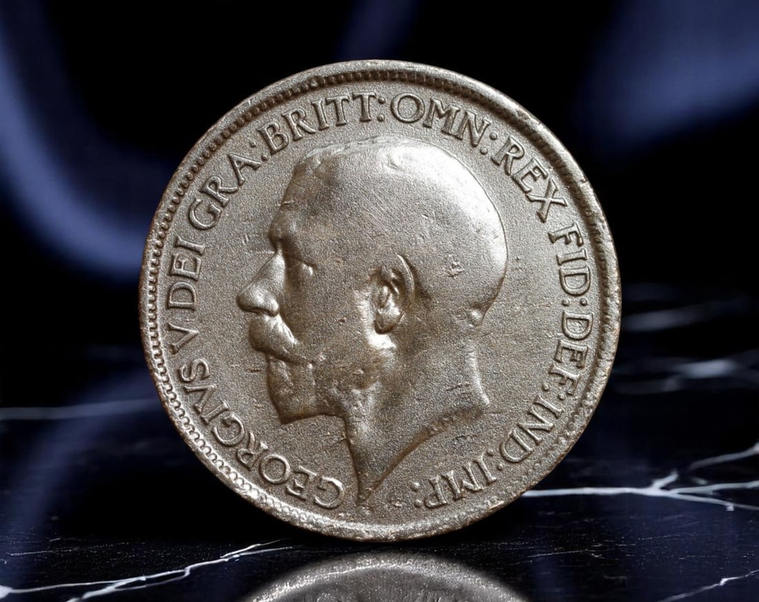 GREAT BRITAIN: George V - Britannia's Vigilance Halfpenny Coin, 1917, 25.4mm (1 of 2)