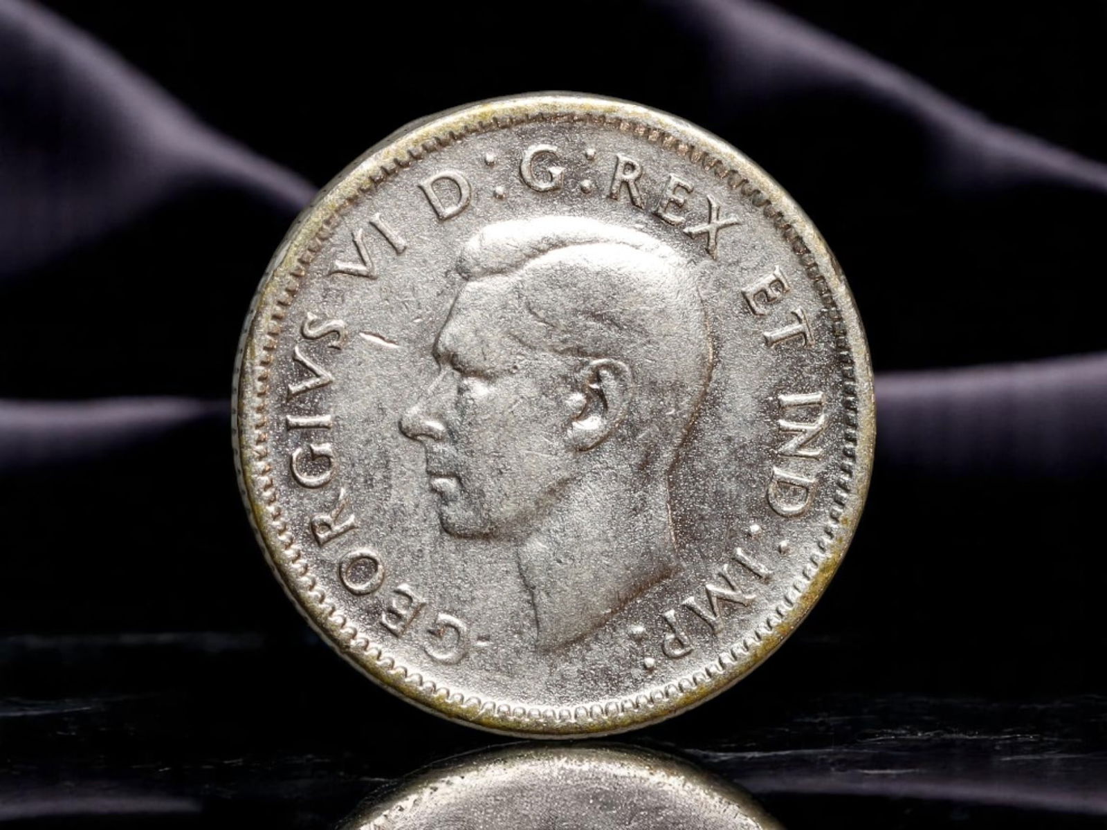 CANADA: King George VI - Wartime Maritime Heritage Silver 10 Cents Coin, 1944, 17mm (1 of 2)