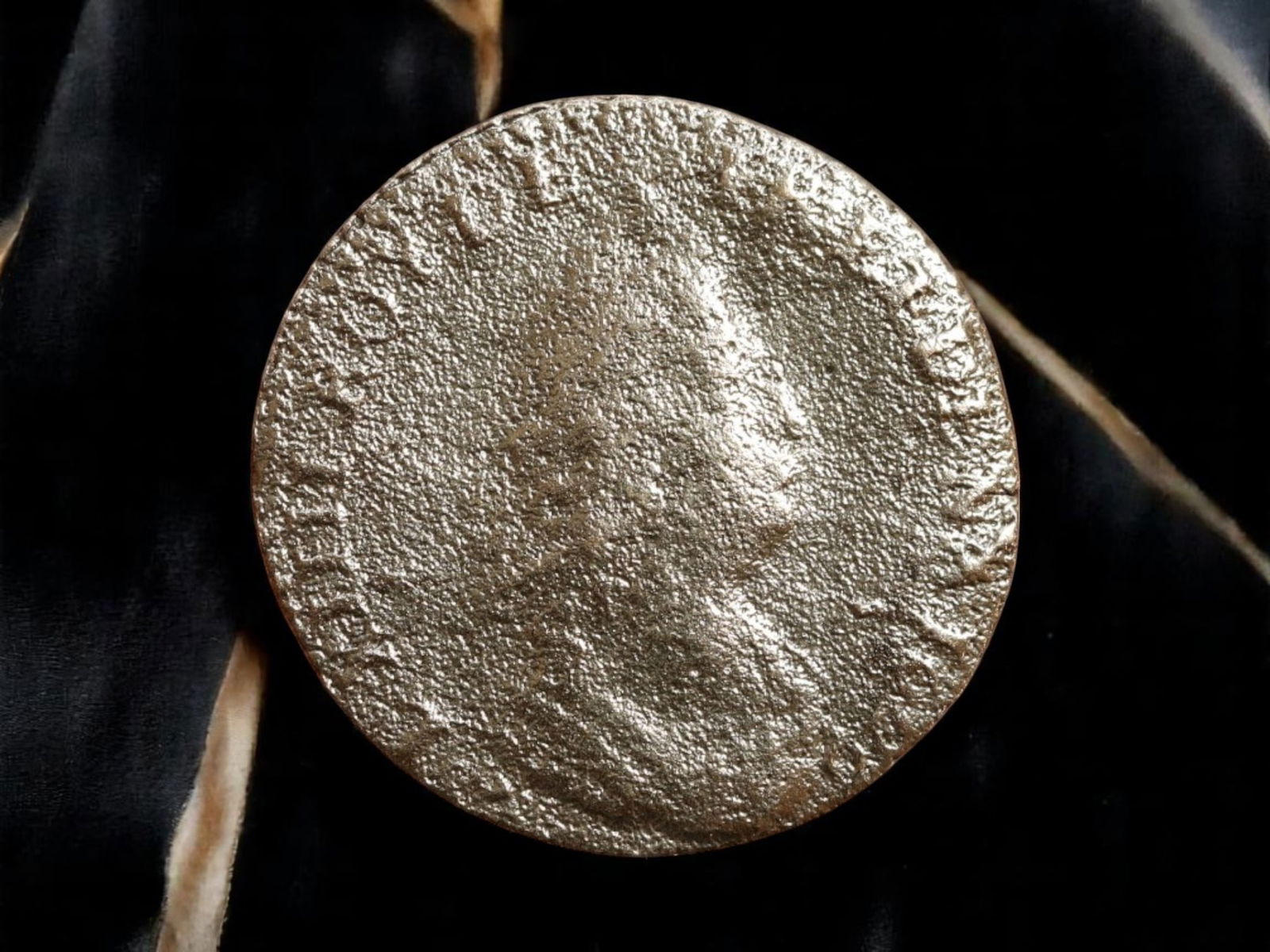 FRANCE: Louis XIV - Royal Authority "LIARD DE FRANCE" Coin, ca. 1655-1680, 20.9mm (H) (1 of 2)