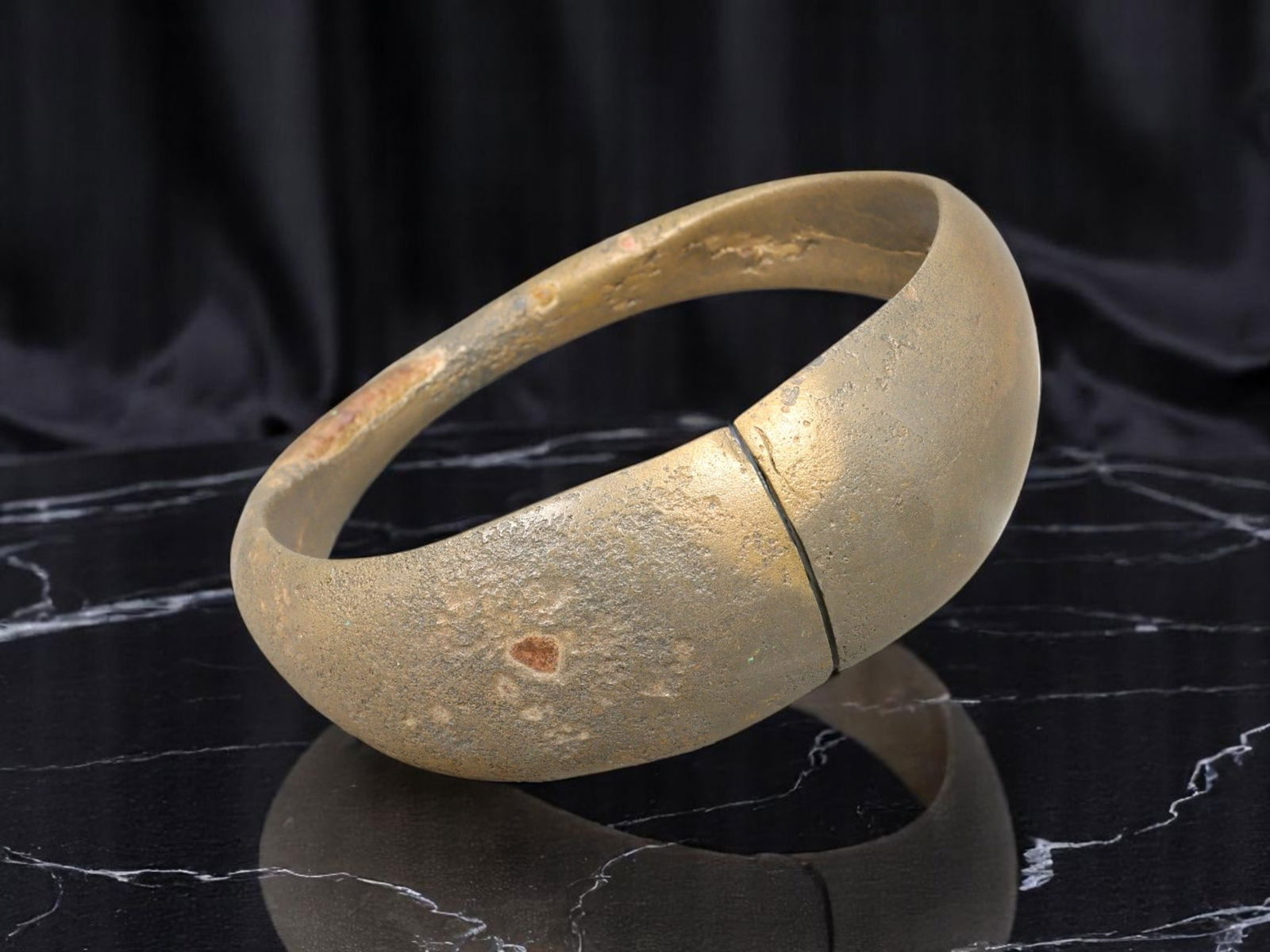 POST-MEDIEVAL Bronze Bracelet - Bold Domed Form, Split-Band Construction, Matte Patina, 6.6 cm (1 of 1)