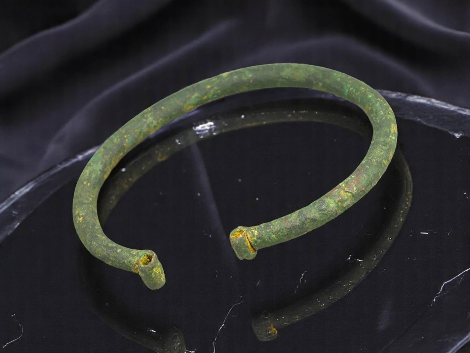 CELTIC Bronze Bracelet - Tubular Form with Hollow Terminals, Open-Ended Band (7.2 cm) (1 of 1)