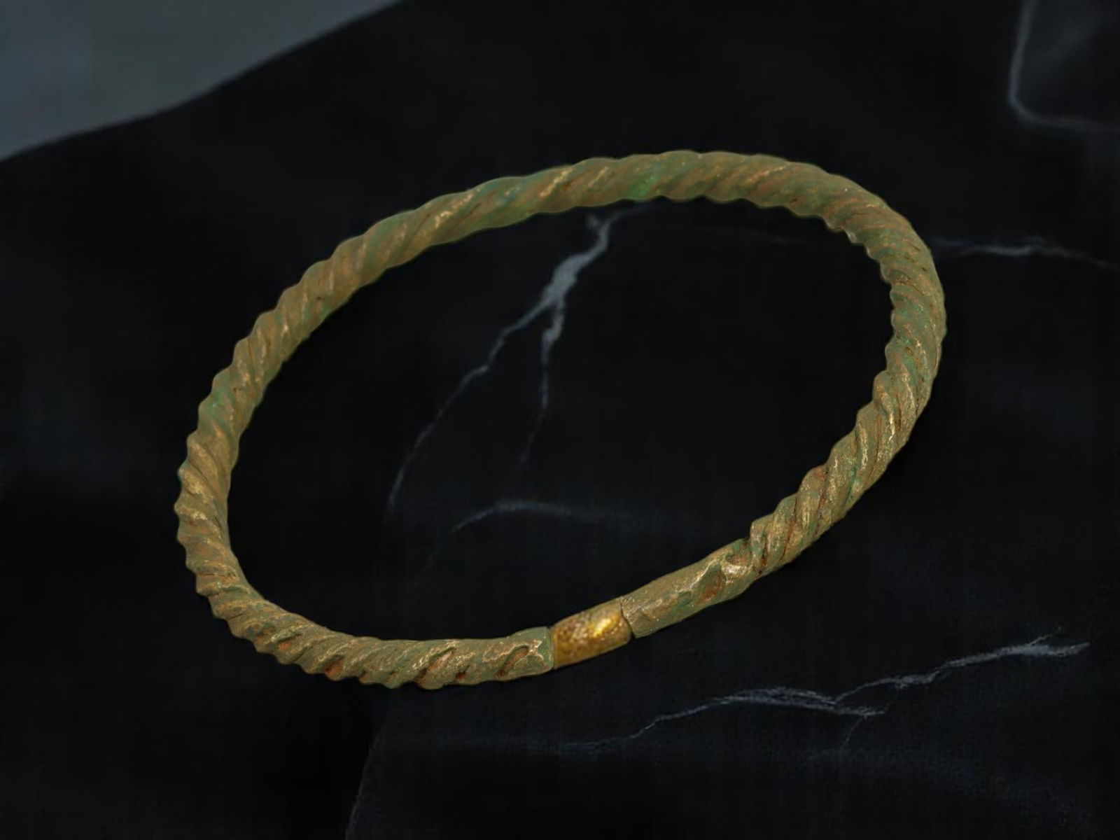 CELTIC Bronze Bracelet - Fine Spiral-Twist Wire Form, Seam-Fit Closure (6.2 cm) (1 of 1)