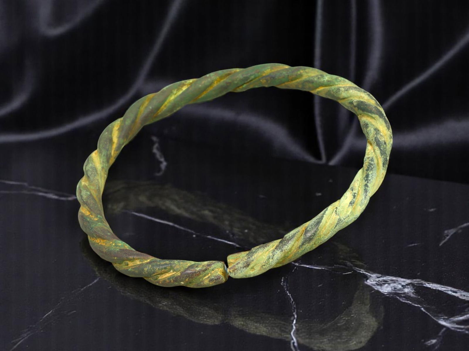 ROMAN Bronze Bracelet - Bold Spiral-Bar Form with High Relief Twist, Closed Circular (7.3 cm) (1 of 1)
