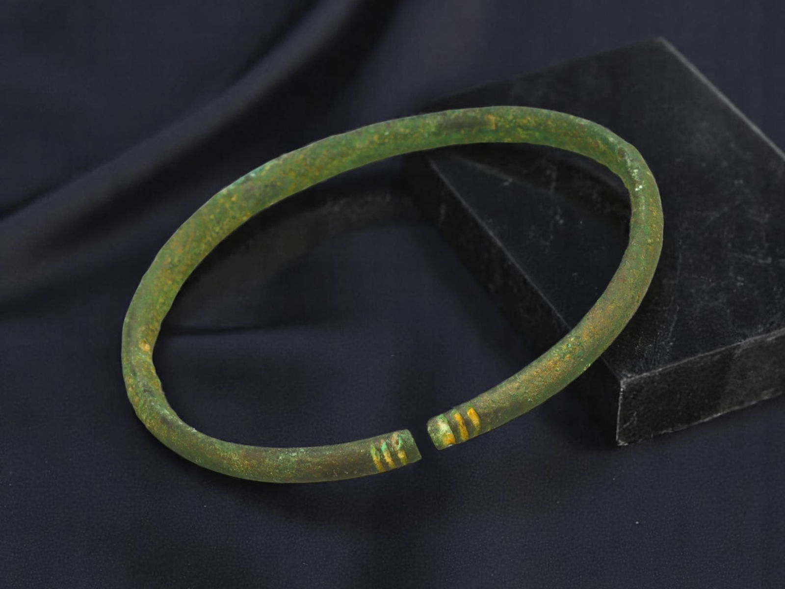 CELTIC Bronze Bracelet - Slim Armilla Form with Incised Terminals (6 cm) (1 of 1)